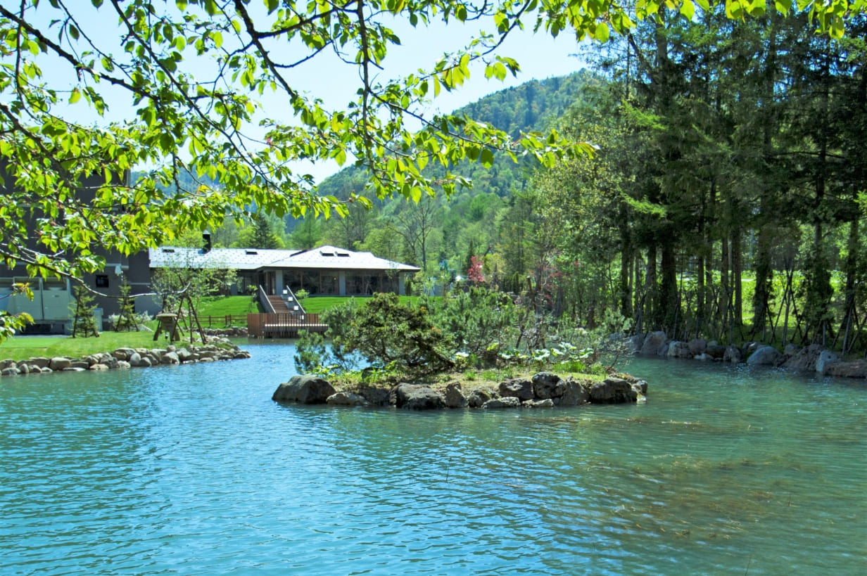 季を紡ぐ宿│奥定山渓温泉 佳松御苑